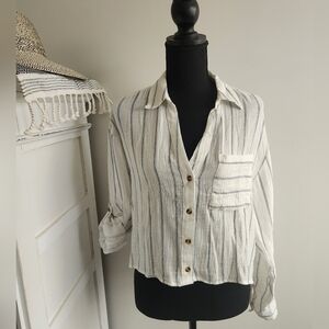 LOVE NOTES STRIPED CROP TOP